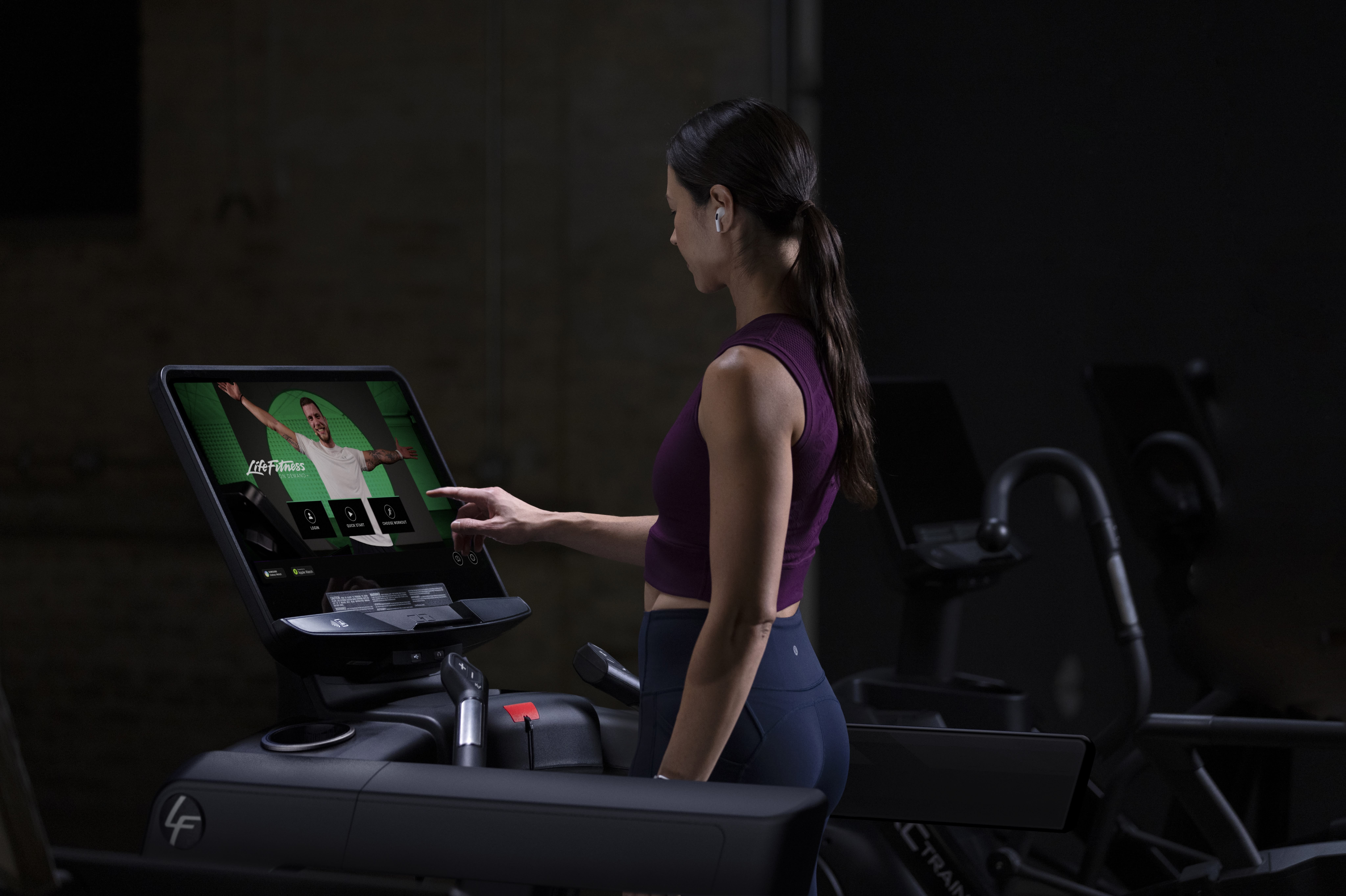 Training auf dem Laufband in der Cardio Zone im FITPULSE Sollenau